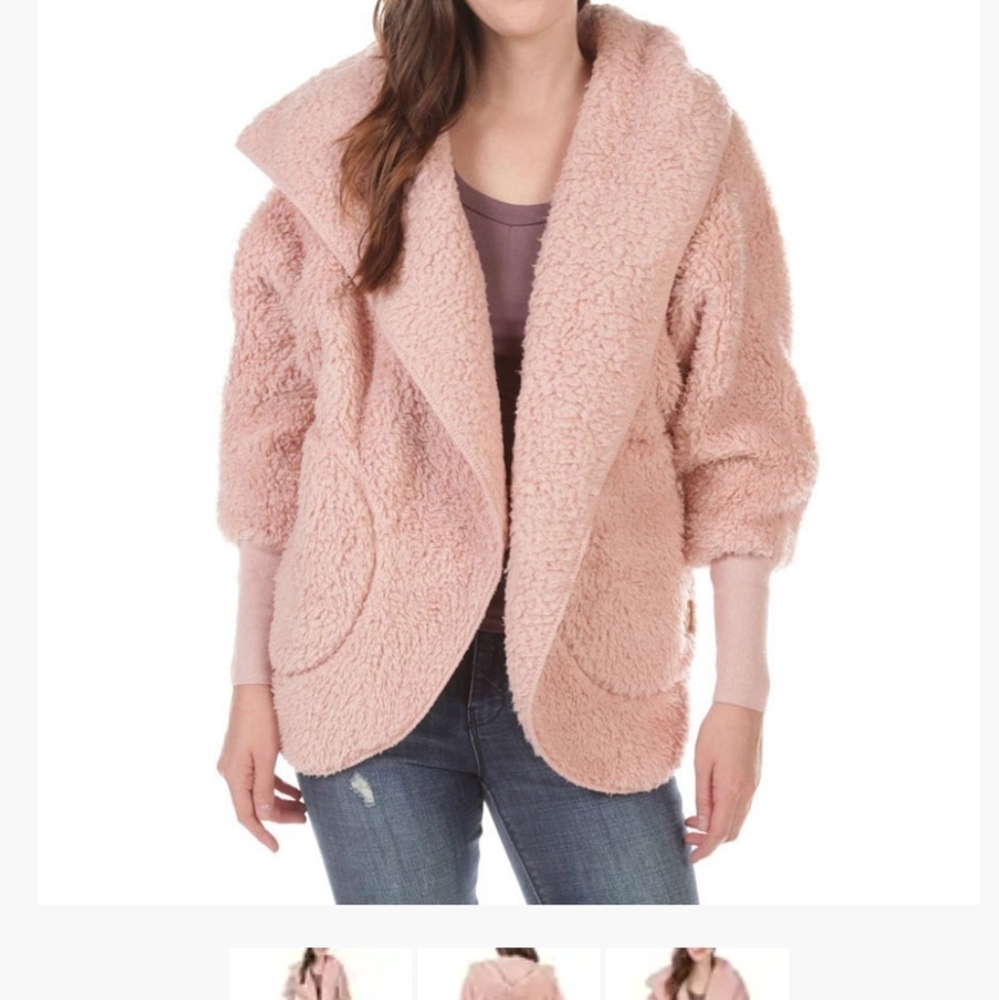 NWOT Nordic Beach Blush Wine